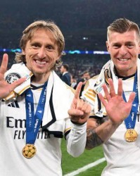 半岛体育-“最后一舞”再现经典助攻，克罗斯决赛完美告别皇马