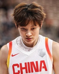 半岛体育登录-杨力维：我认为长时间集训不是最优选择，我们也需要回归生活