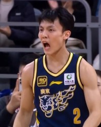 半岛体育入口-近10年内天赋最强！广东“新锋线”终于崛起，抢走崔永熙的首发？