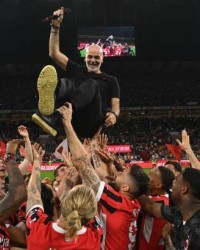 半岛体育登录-【现场】皮奥利的最后一课，吉鲁的最后一舞