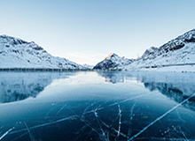 夸张！7轮13球！瓦科补时破门完成双响，泰山再度扳平2-2申花